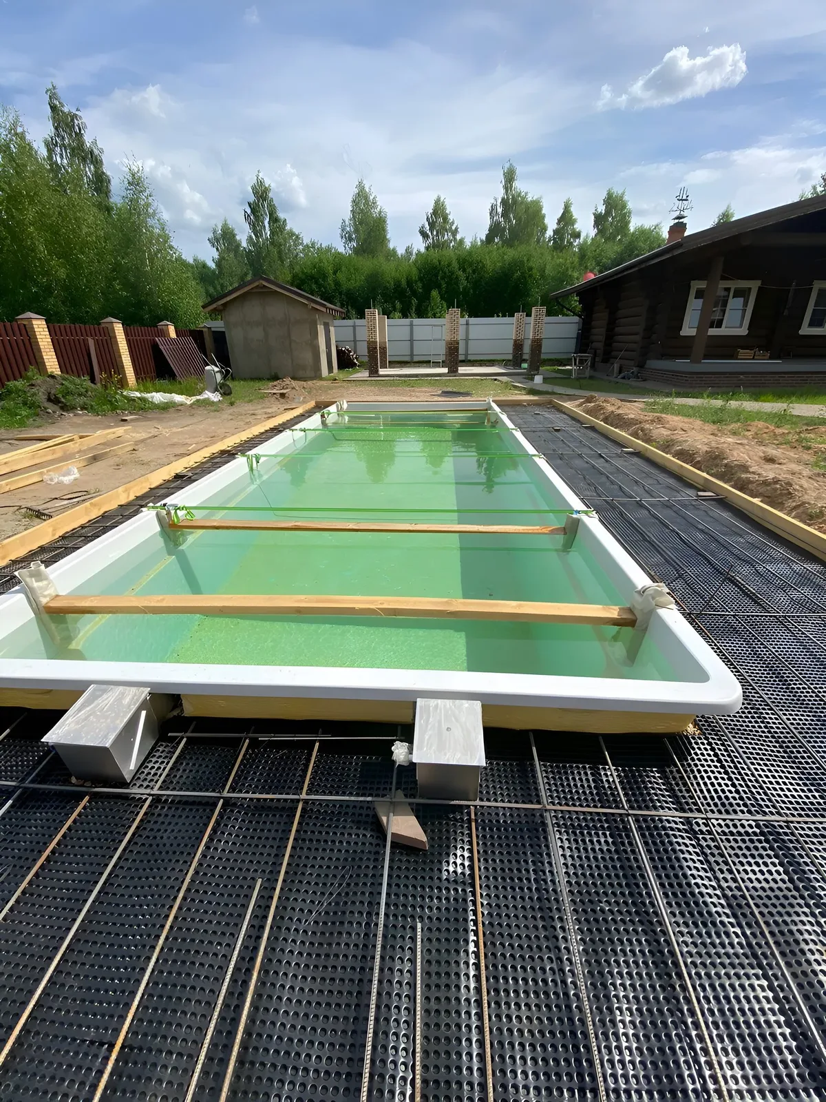 Laguna 9 — вечернее освещение в Ачинске