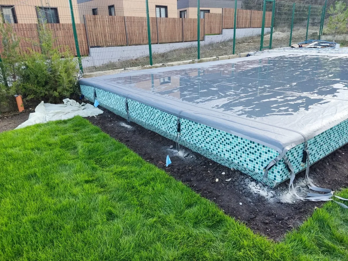 Батутное покрывало на бассейне в Ачинске